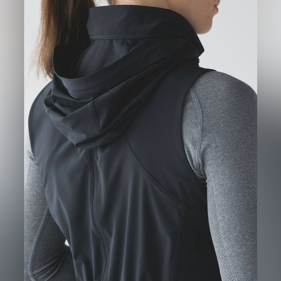 Lululemon Go The Distance Running Vest Hoodie Black Size 2 lightweight - Picture 4 of 15
